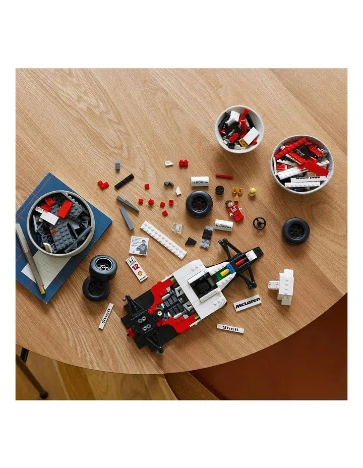 LEGO da lendária McLaren de Ayrton Senna está com 50% de desconto na Amazon 4 lego