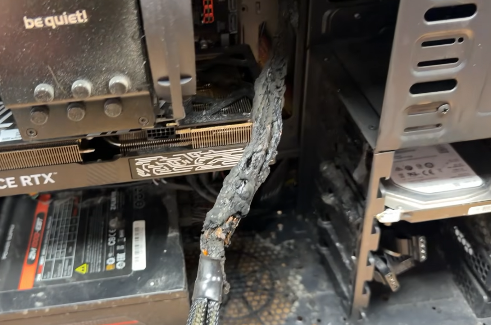 Cabo de RTX 5070 fica torrado, mas conector de 16 pinos sobrevive; técnico encontra gambiarra e alerta: “não façam isso” 2 002 2