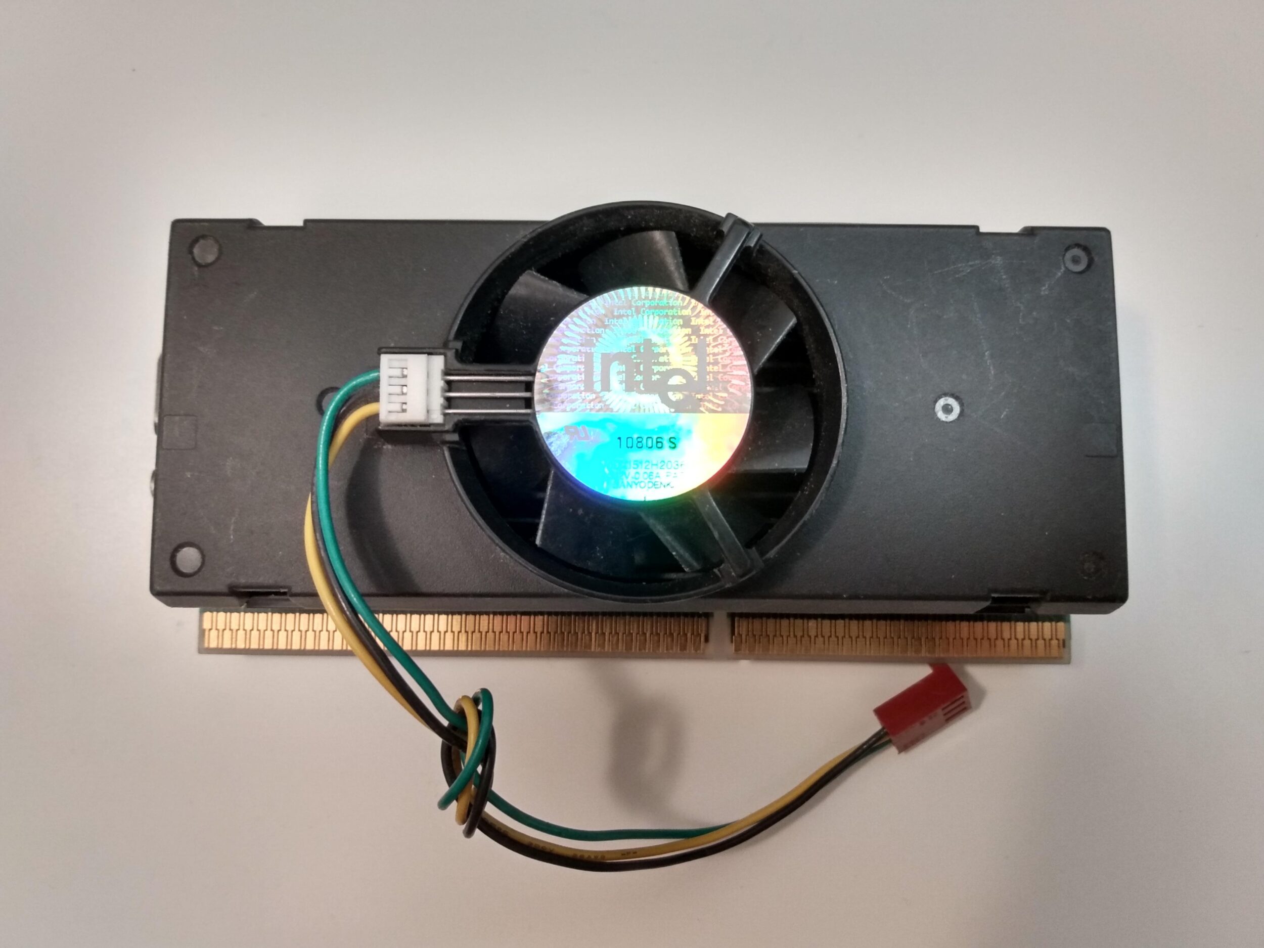 Esta placa-mãe lendária desafiou os planos da Intel e permitiu que dois Celeron funcionassem juntos 1 Celeron 300A