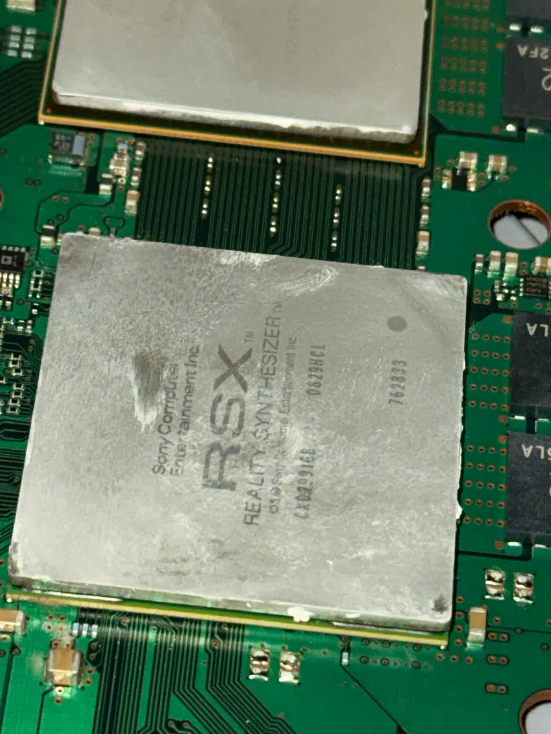 Colecionador finalmente encontra PS3 Fat prateado japonês e comemora: "sempre quis um desses" 1 finally got my japanese silver fat v0 rjtqu3gdhllh1