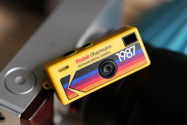 Da Kodak Charmera às thumb cameras: 5 mini câmeras chaveiro para fotos em estilo lo-fi 3 finally got the kodak charmera in yellow v0