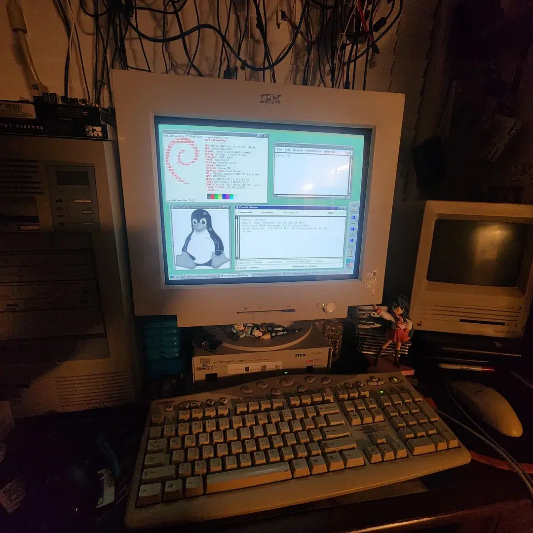 Entusiasta faz computador raro dos anos 90 voltar à vida usando sistema operacional quase perdido 2 hds back online after 30 years v0 uu495i9ue9hh1 1