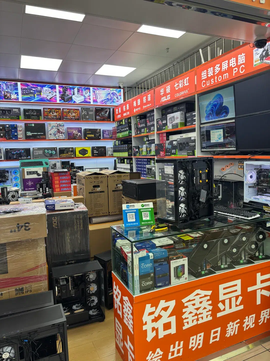 Homem visita o maior mercado de eletrônicos do mundo, na China, e mostra por que o lugar parece um paraíso para fãs de hardware 10 i ve been at the largest electronics market in the world v0 6ggg79x1augh1 1