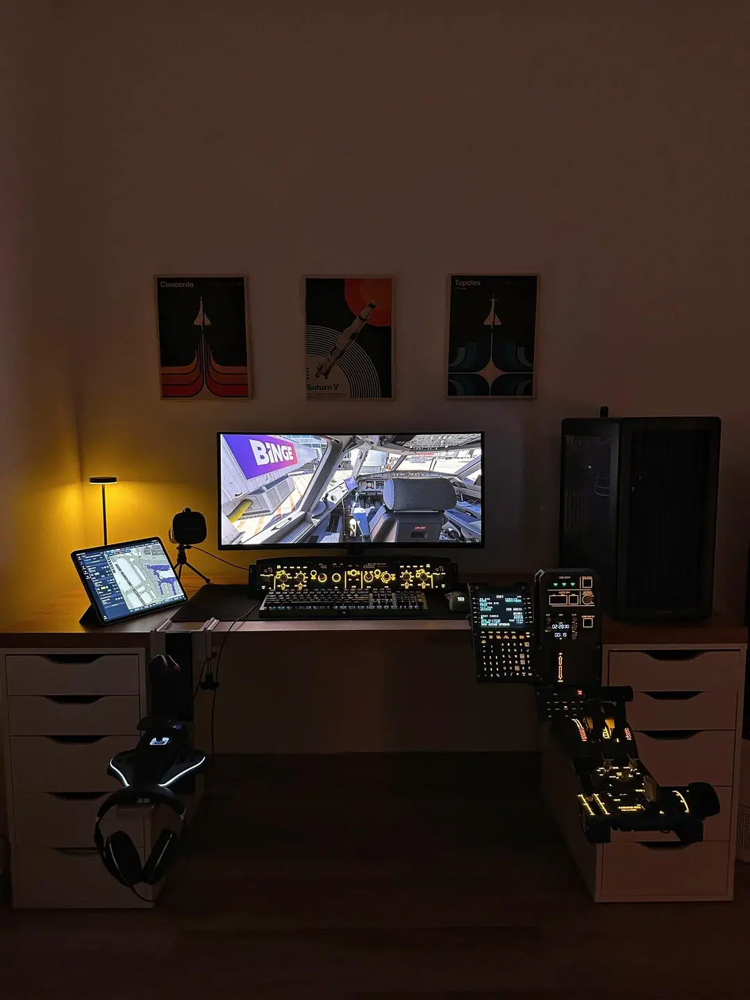 "Finalmente monte meu setup dos sonhos": Homem realiza sonho de infância e transforma PC gamer em cockpit de Airbus A320 5 ive finally completed my dream setup v0