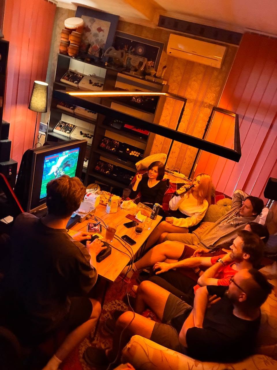 Amigos se reúnem para jogar PS1 em CRTs e transformam sábado em uma verdadeira sessão retrô 3 819470869 4461910837355381 2802095530551633778 n
