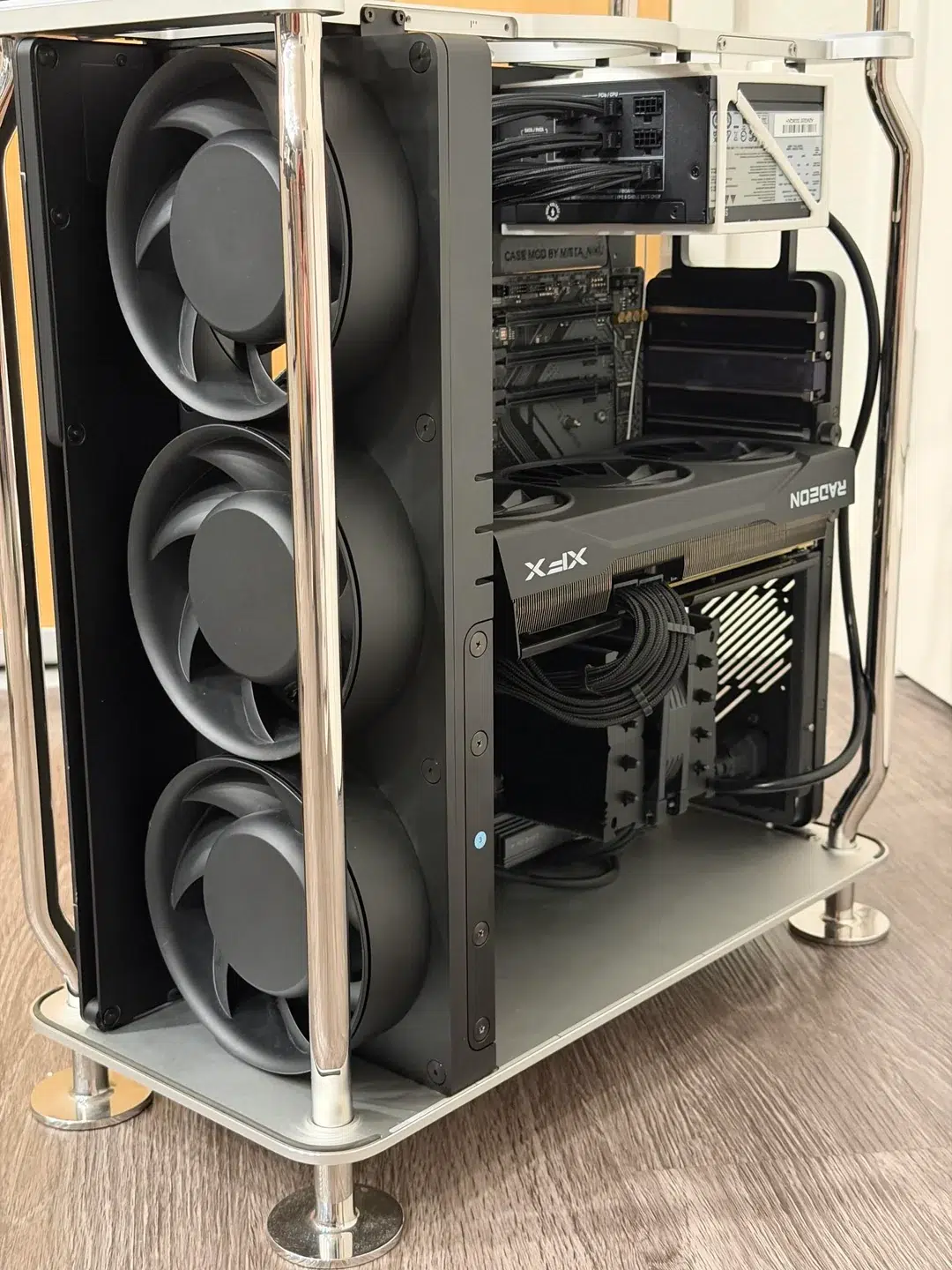 Entusiasta reaproveita o gabinete "ralador de queijo" do Mac Pro 2019 e monta PC gamer com Ryzen 9 1 apple mac pro 2019 case atx conversion v0 g49k6m0ireph1