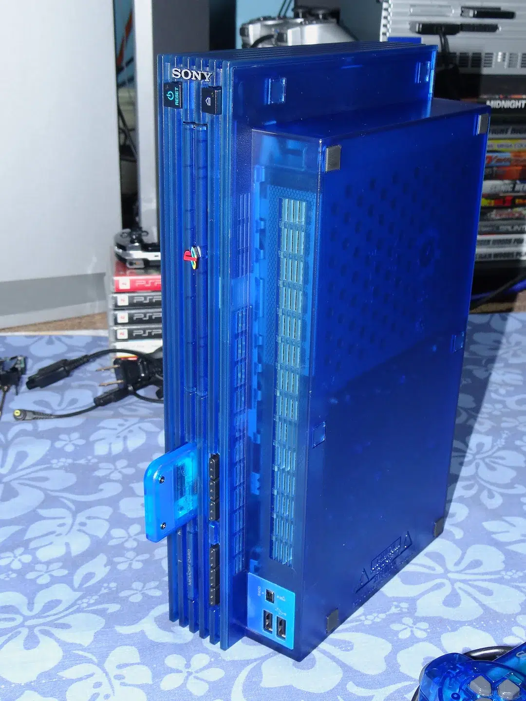 Gamer restaura uma das edições mais bonitas do PS2 e resultado recupera o visual translúcido dos anos 2000 2 restored ocean blue 39001 swapped v0 ehdaie2t1enh1