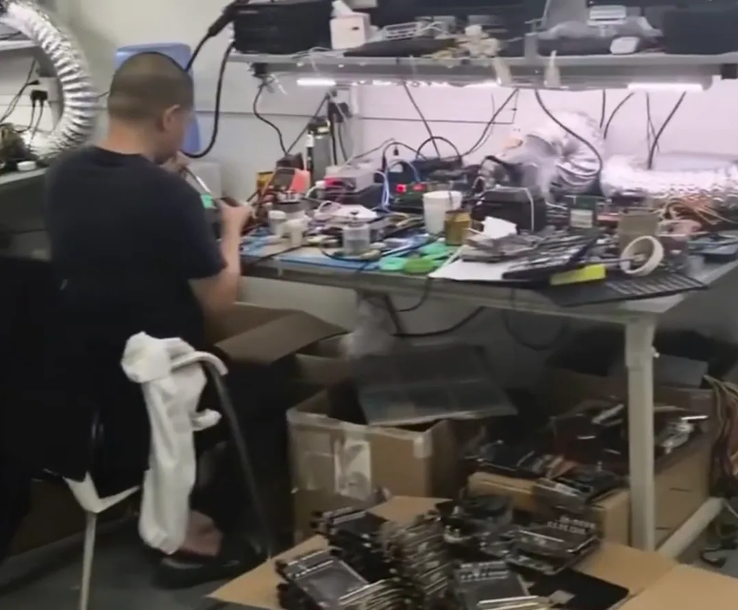 Centenas de RTX 5090 aparecem em fábrica chinesa sendo desmontadas para servidores de IA2