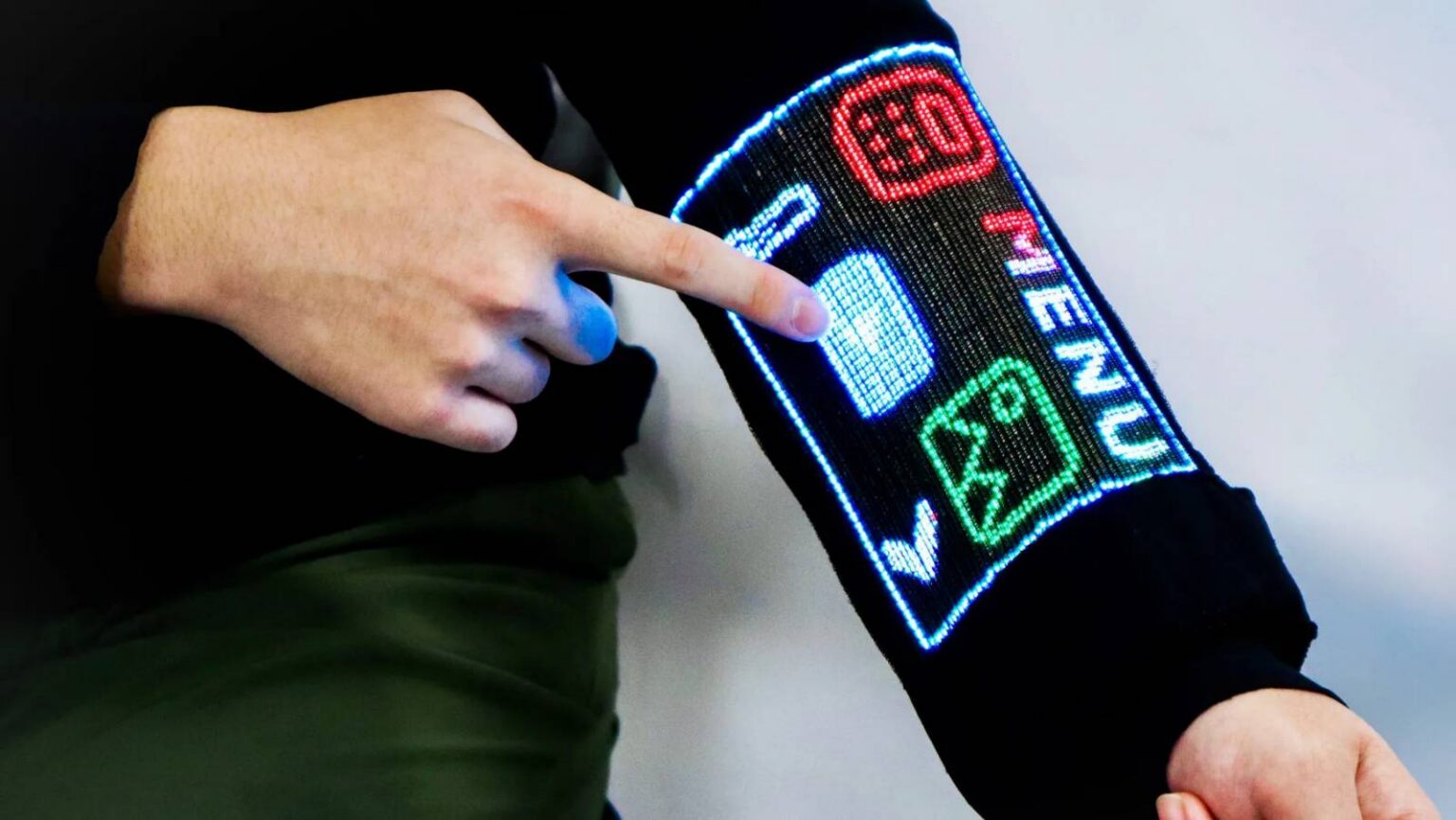 Cientistas criam tela sensível ao toque feita de fios que pode ser integrada às roupas
