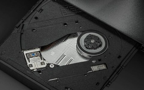 Cuidado ao comprar Blu-ray: devs do emulador de PS3 alertam sobre "drives falsificados"