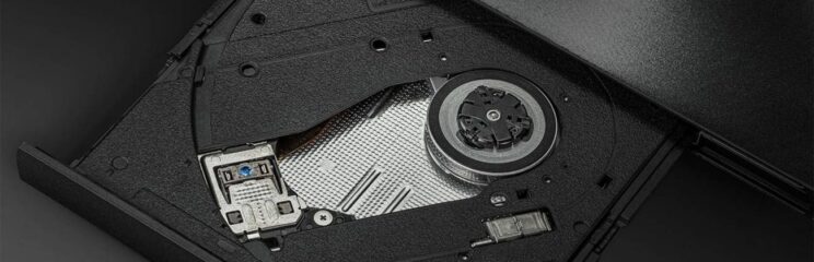 Cuidado ao comprar Blu-ray: devs do emulador de PS3 alertam sobre "drives falsificados"
