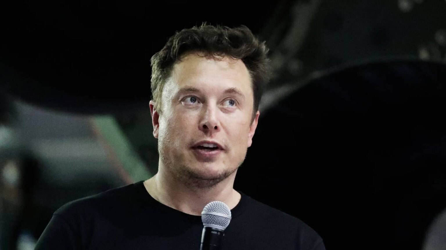 Elon Musk afirma que implantes da Neuralink poderão devolver movimentos e visão a pessoas com paralisia e cegueira