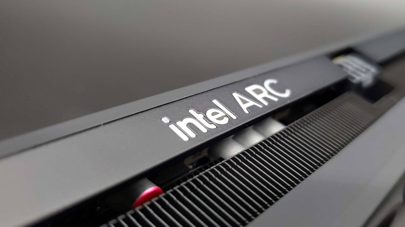 Intel continua melhorando suas GPUs e promete até 31% mais FPS em Resident Evil Requiem