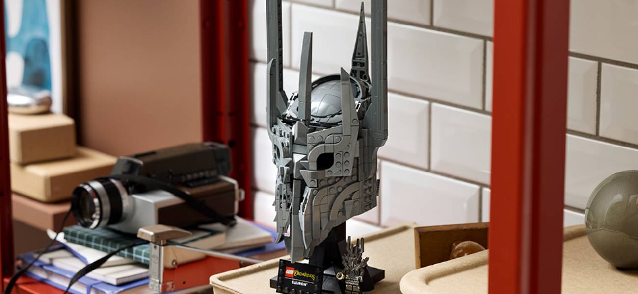 Um LEGO para dominar todos: Capacete do Sauron está 33% mais barato na Amazon