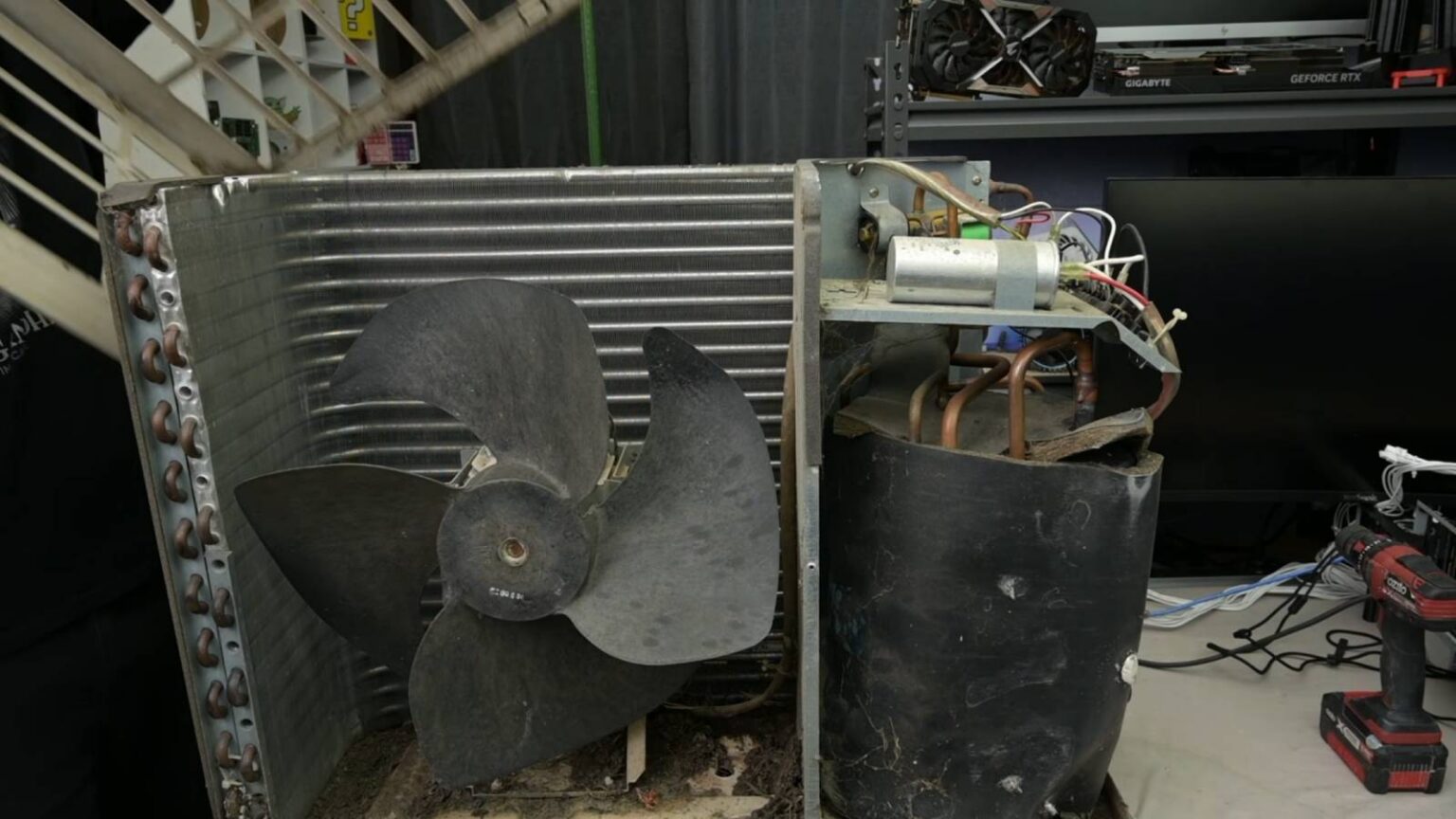 YouTuber usa radiador de ar-condicionado para resfriar RTX 3080 e reduz temperatura em quase 40°C