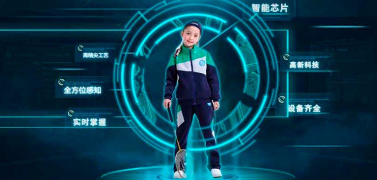 Chips nos uniformes: escolas da China controlam fluxo de alunos de forma “smart”