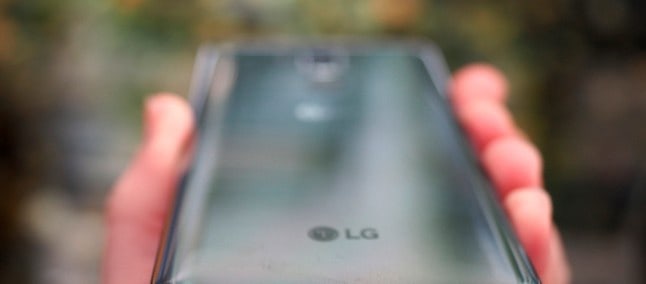 LG patenteia smartphone com 3 câmeras na frontal