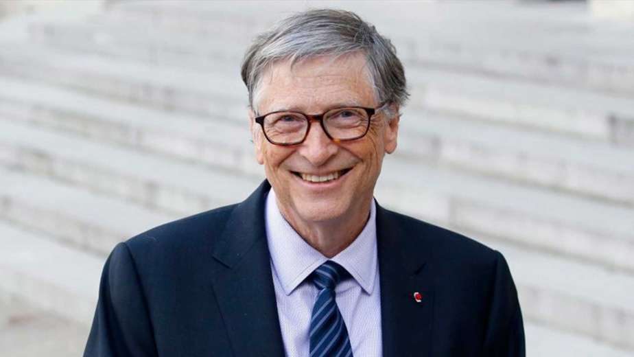 Bill Gates participa de amigo oculto e dá caixa recheada de presentes que emociona a premiada