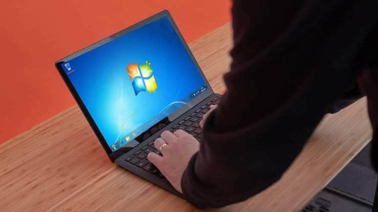 Governo alemão desembolsará quase US$ 900 mil para manter milhões de PCs com Windows 7 atualizados