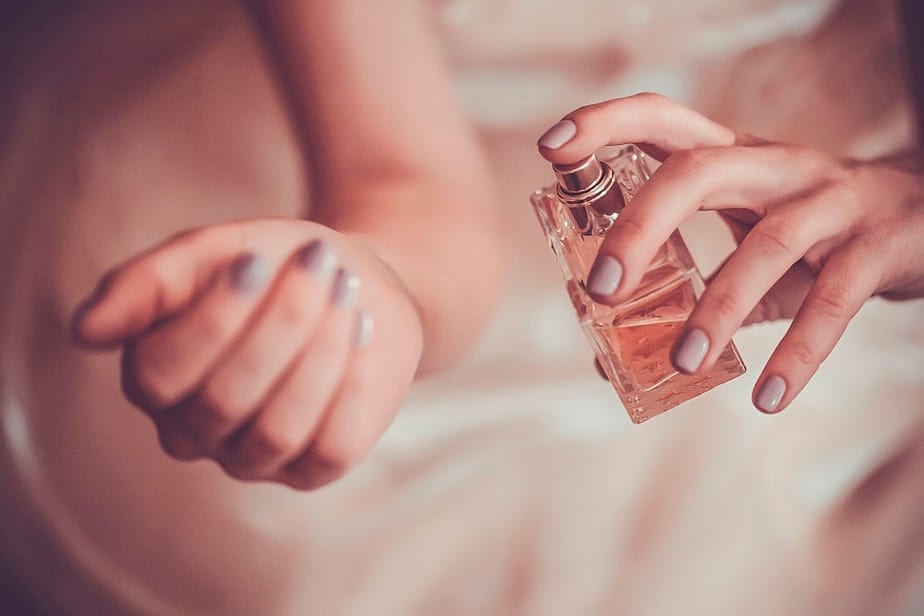 WhatsApp: novo golpe que promete perfumes grátis já atingiu quase 40 mil pessoas