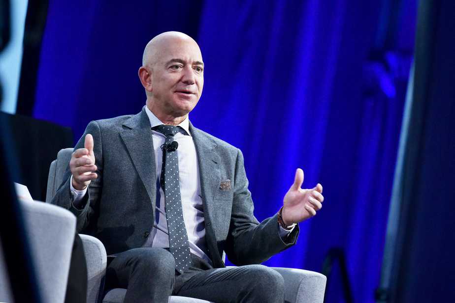 Jeff Bezos deixará cargo de CEO da Amazon neste ano