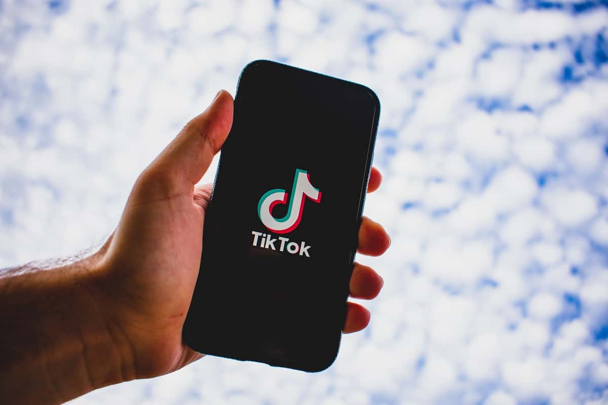 TikTok desbanca Facebook e torna-se o aplicativo mais baixado no mundo