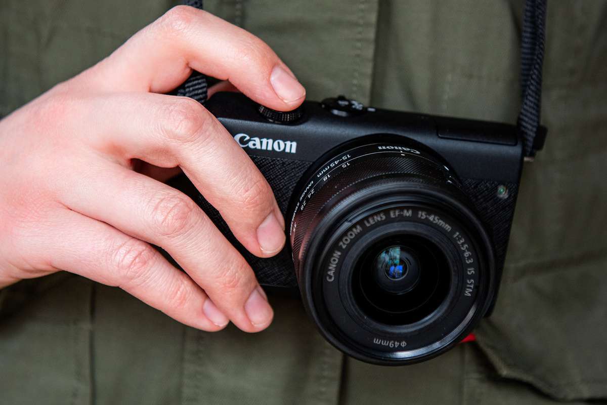 Canon lança no Brasil a mirrolers EOS M200 com suporte a gravação em 4K