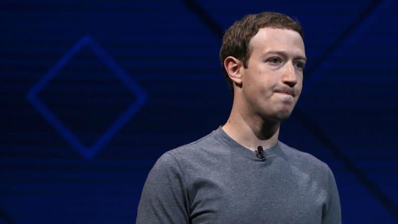 Mark Zuckerberg perde quase US$ 7 bi com apagão do Facebook, WhatsApp e Instagram