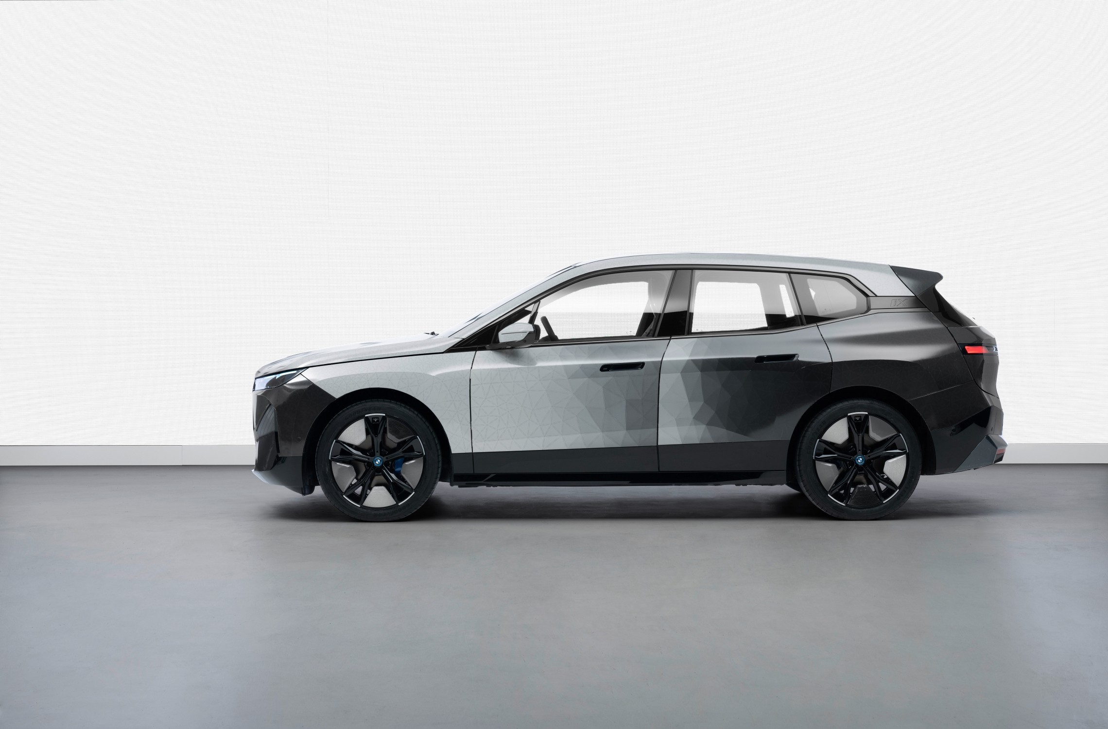 CES 2022: iX Flow é o carro da BMW que troca de cor automaticamente
