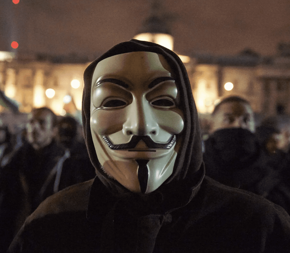 Grupo hacker Anonymous declara guerra cibernética contra a Rússia