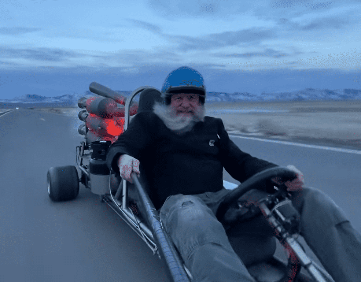 Inventor americano cria kart movido a jato que atinge 140 km/h