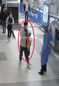 Contrabando: homem é preso na China com 160 CPUs da Intel coladas ao corpo 1 homem cpu