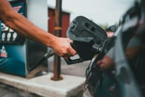 4 aplicativos para rastrear o preço da gasolina nos postos de combustível
