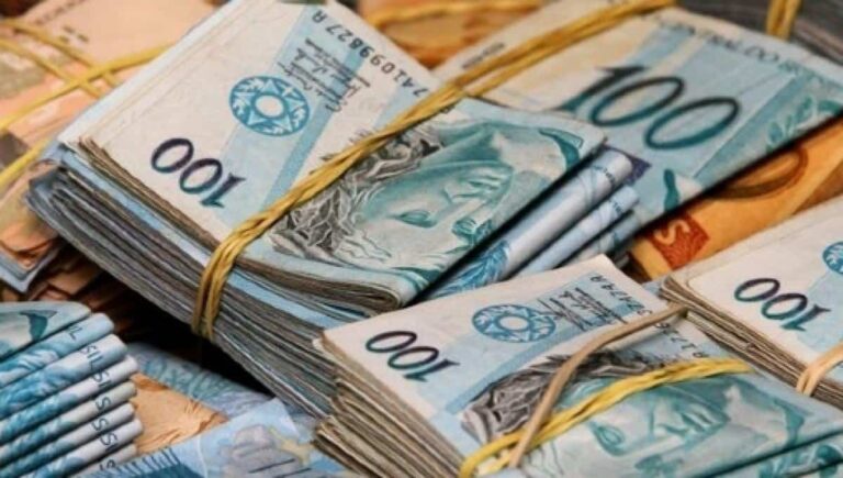 Governo reduz em 10% o imposto de importação de computadores e celulares 2 dinheiro real