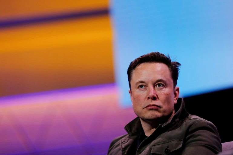 Elon Musk perde primeira batalha contra Twitter e julgamento é antecipado