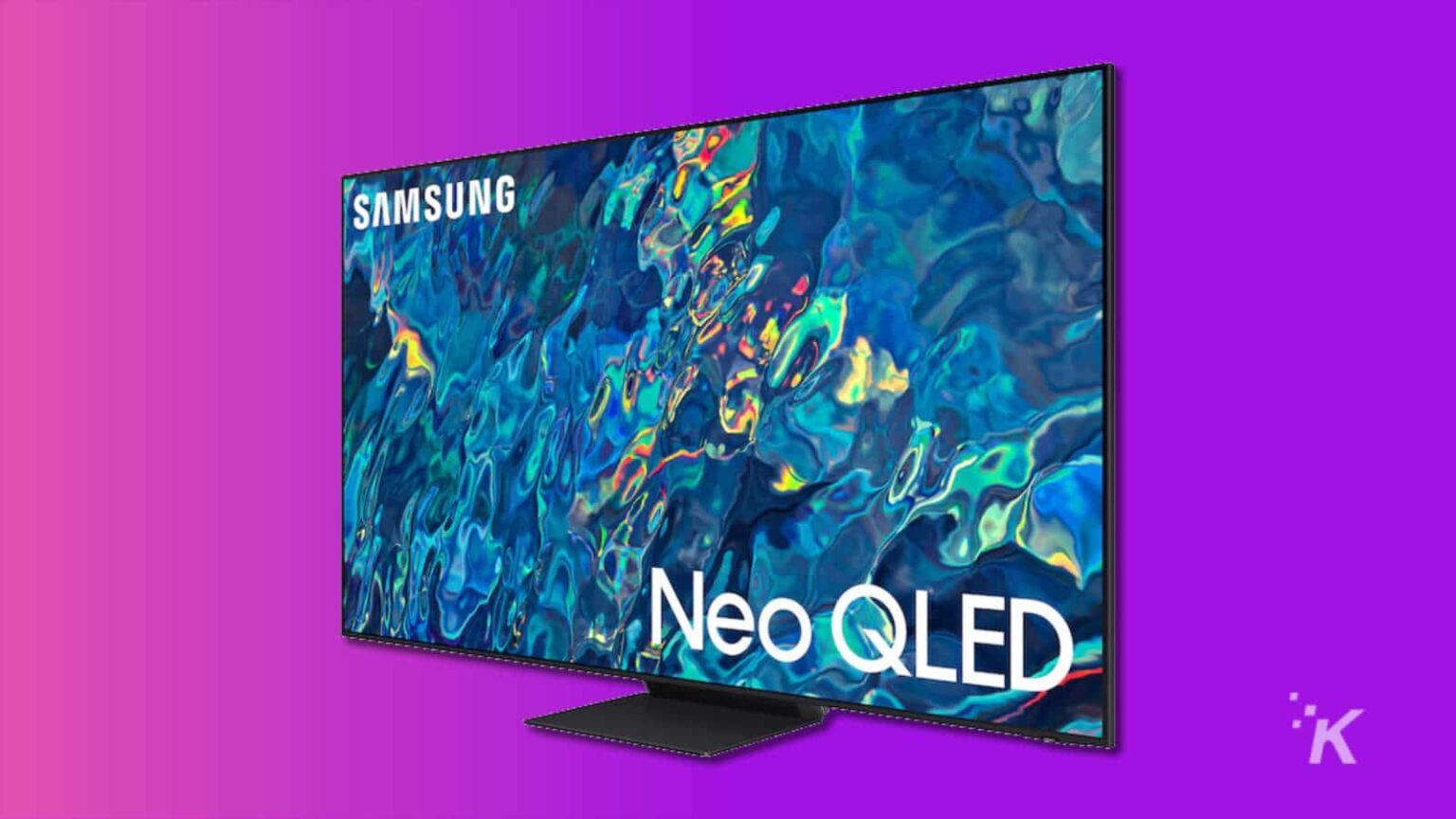 Televisor Samsung Neo QLED de tela grande exibindo imagem colorida abstrata sobre fundo roxo com marca Samsung visível