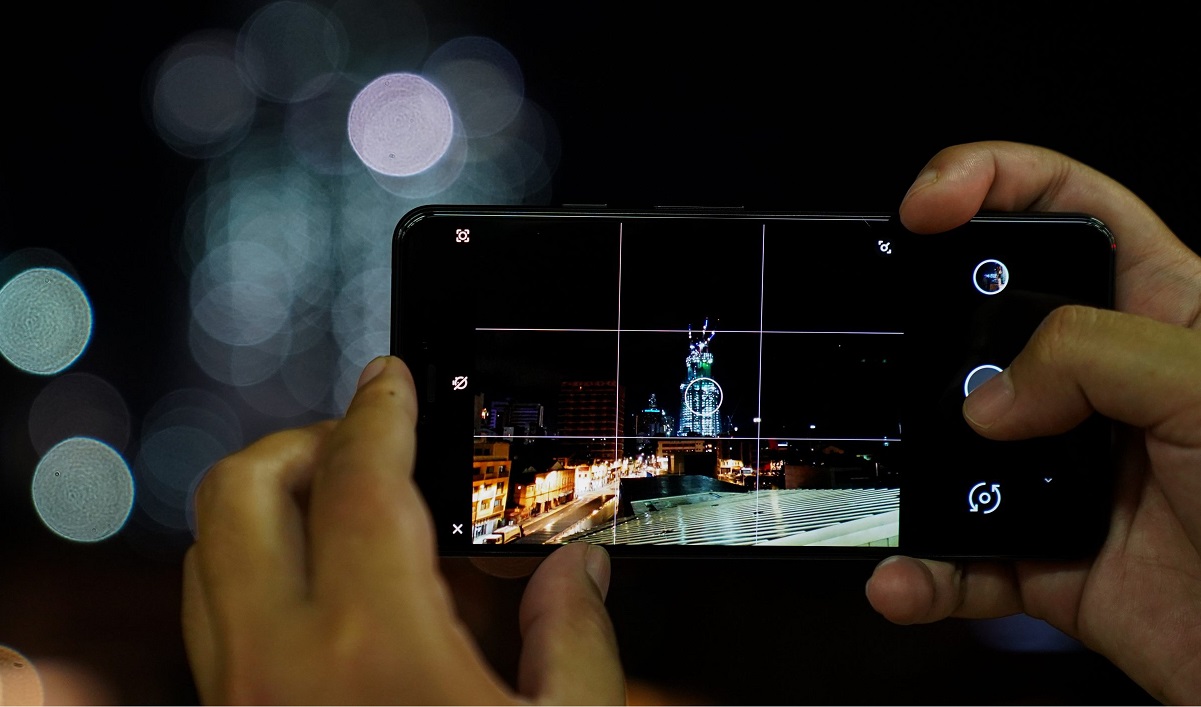 O que é e como funciona o modo noturno da câmera do smartphone?