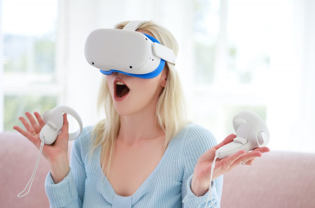 Busca por pornô em realidade virtual cresceu 115% em 2022, indica estudo