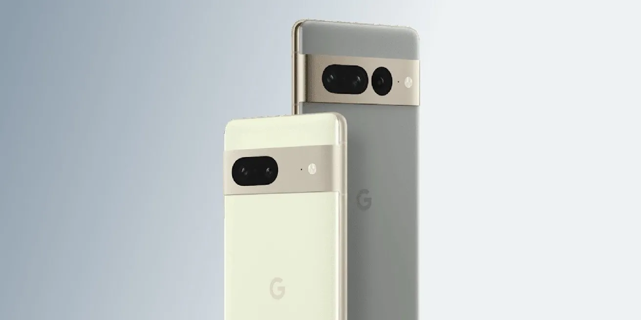 Traseira de dois smartphones Google Pixel 7 e Pixel 7 Pro lado a lado, com módulos de câmera e logo G