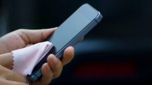Xiaomi alerta: não é recomendado usar pasta de dente na tela quebrada do celular