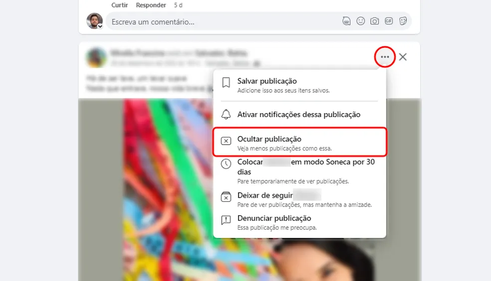 Captura de tela do menu do Facebook com a opção "Ocultar publicação" destacada em vermelho, sobre um post com foto borrada