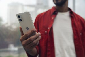 Motorola atualiza linhas G e E com 5 novos smartphones, incluindo Moto G73