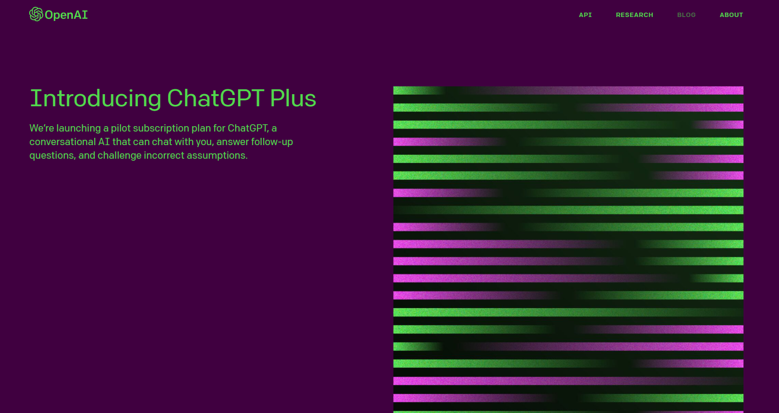 Captura de tela do site da OpenAI anunciando o ChatGPT Plus, com fundo roxo, título em verde e faixas verdes e rosas à direita Nota: o texto recusado pelo form…
