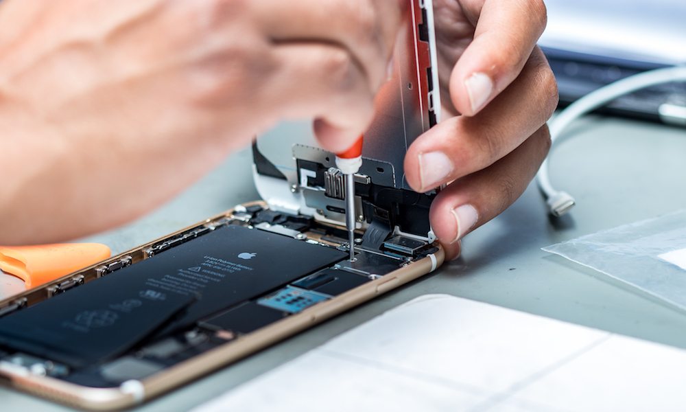 Apple é investigada por supostamente limitar vida útil do iPhone 2 iphone repair service